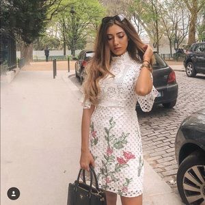 Like new Zara Dress Embroidered Floral Size S
